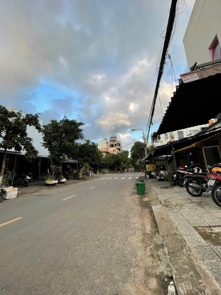 Đất Phùng Tá Chu, Sơn Trà 140m² giá thỏa thuận - Xây dựng ngay 8 tầng với view biển tuyệt đẹp!