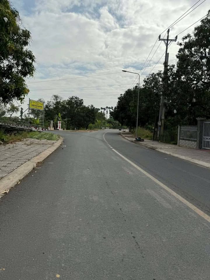 Lô đất nền + vườn 2.380m² đường Nhựa Sông Tiên - Phù hợp nghỉ dưỡng chỉ 2 tỷ!