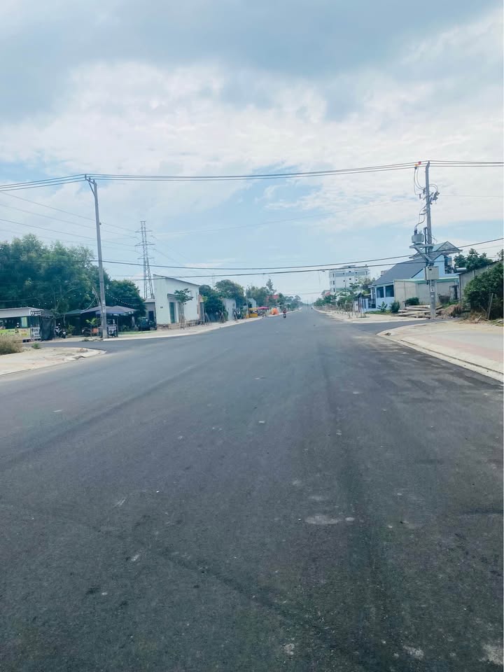 Đất nền mặt tiền đường Hùng Vương, Tân Phước, 125m² giá 3.8 tỷ - Cơ hội đầu tư tuyệt vời!