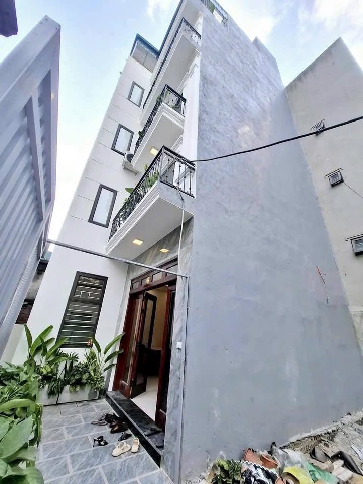 Nhà 46m² 5 tầng thang máy Thạch Bàn - Giá 8 tỷ, nội thất đầy đủ!