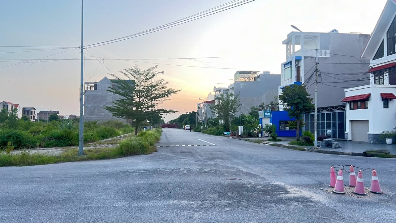 Nhà 4 tầng Anh Dũng 5, Dương Kinh, 100m² - Chính chủ bán, đầy đủ nội thất!