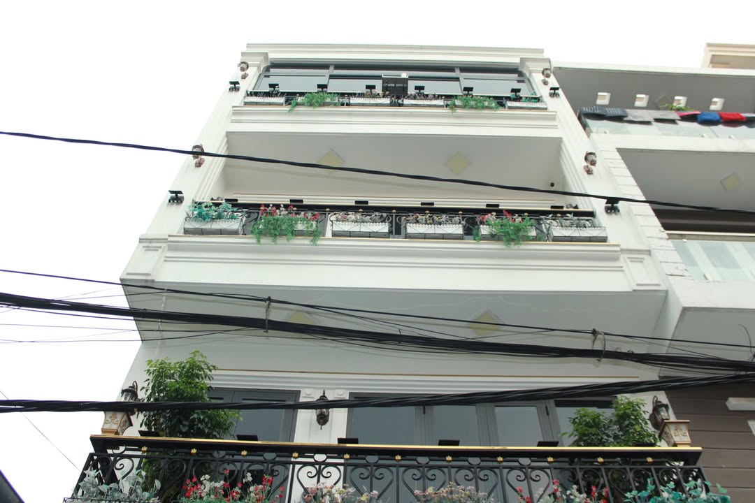 Nhà phố 4 tầng Lạc Long Quân, Quận 11, 58m² giá 9,9 tỷ - Đầy đủ nội thất, pháp lý rõ ràng!