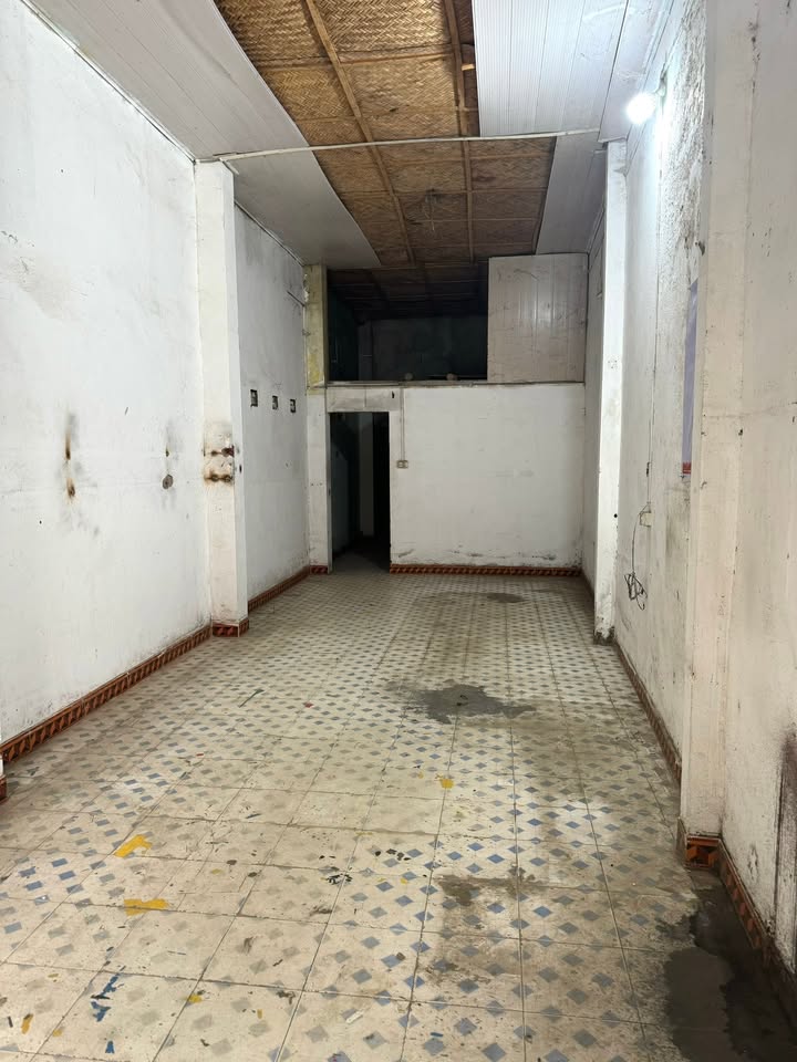 Cho thuê nhà mặt phố Hùng Vương, Bát Xát - Thích hợp vừa ở vừa kinh doanh!