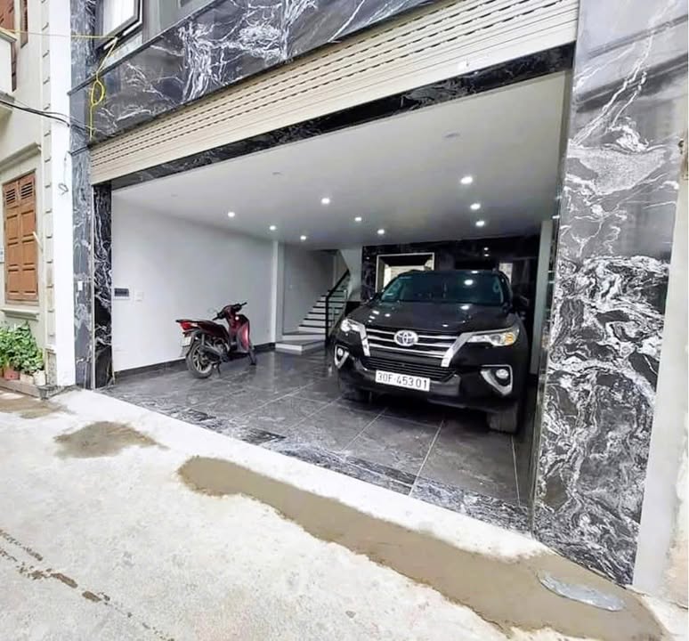 Nhà phố 7 tầng Hoàng Quốc Việt 42m² - Kinh doanh cực tốt, giá thỏa thuận!