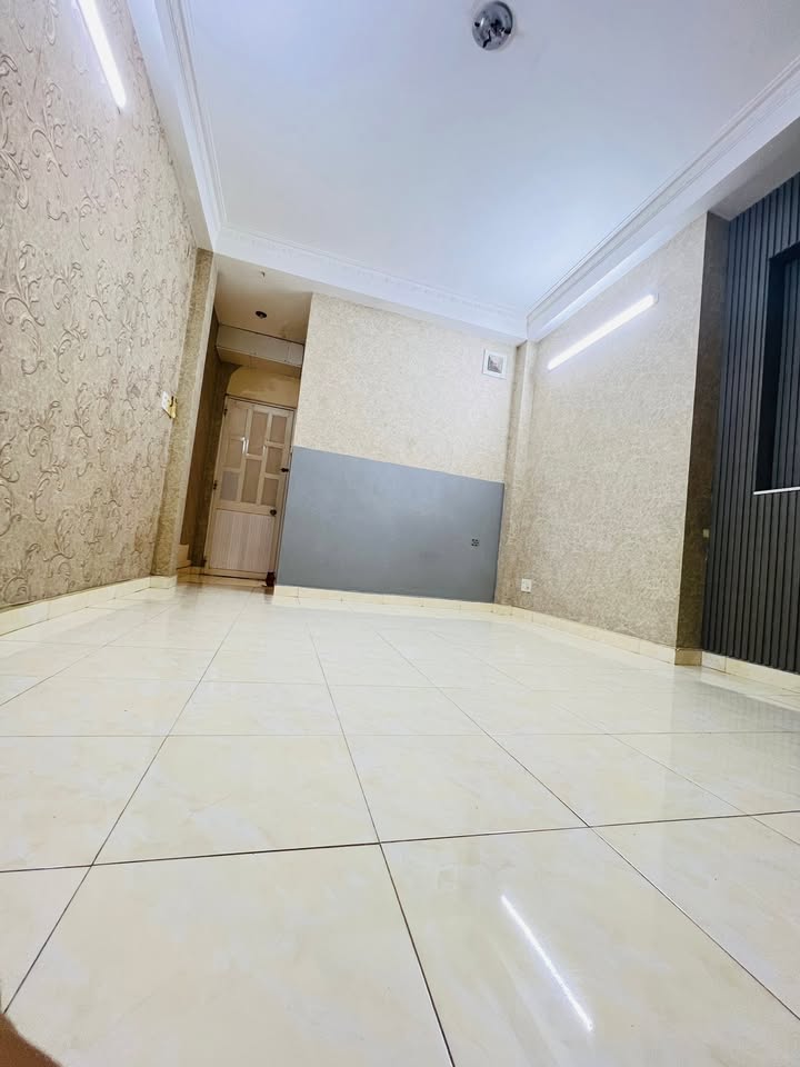 Phòng cho thuê tại Lê Quang Sung, Quận 6, 21m² - Rộng rãi, máy lạnh, giá thỏa thuận!