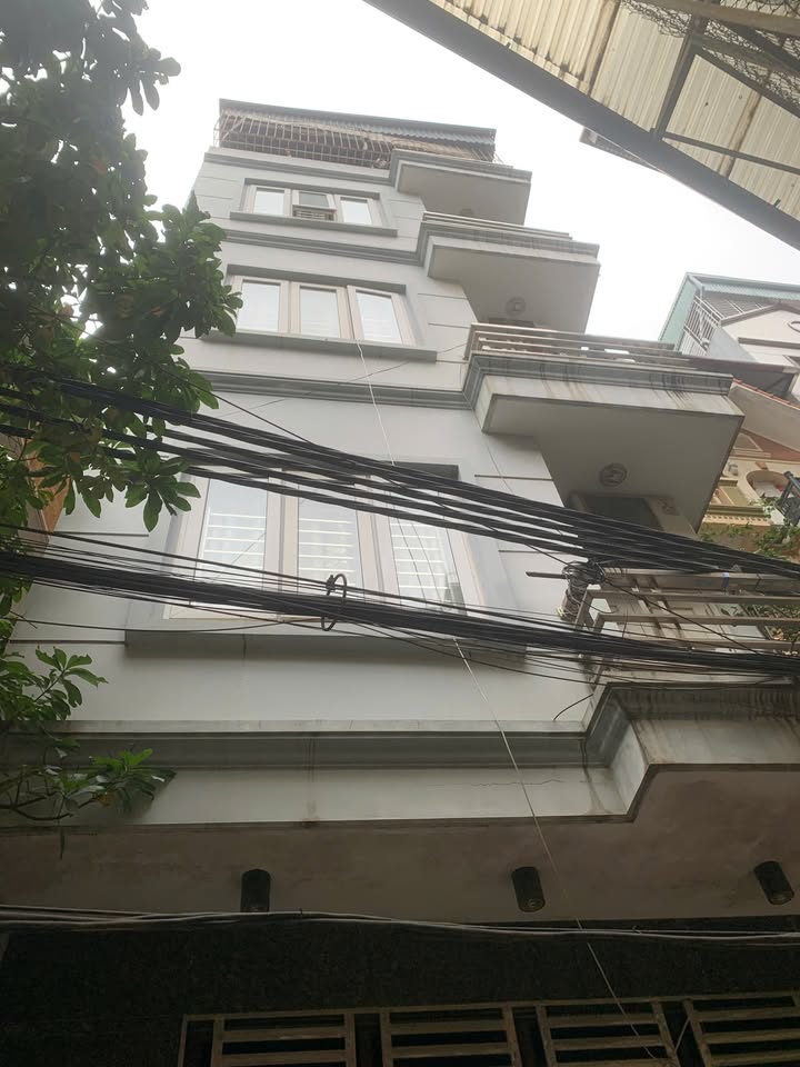 Nhà riêng Trần Duy Hưng 30m² giá 8.6 tỷ - Lô góc, kinh doanh tốt!