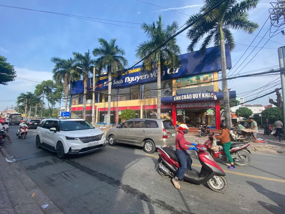 Cho thuê FrontHouse 3 mặt tiền Tô Ngọc Vân, 525m² - Vị trí đắc địa, sầm uất!