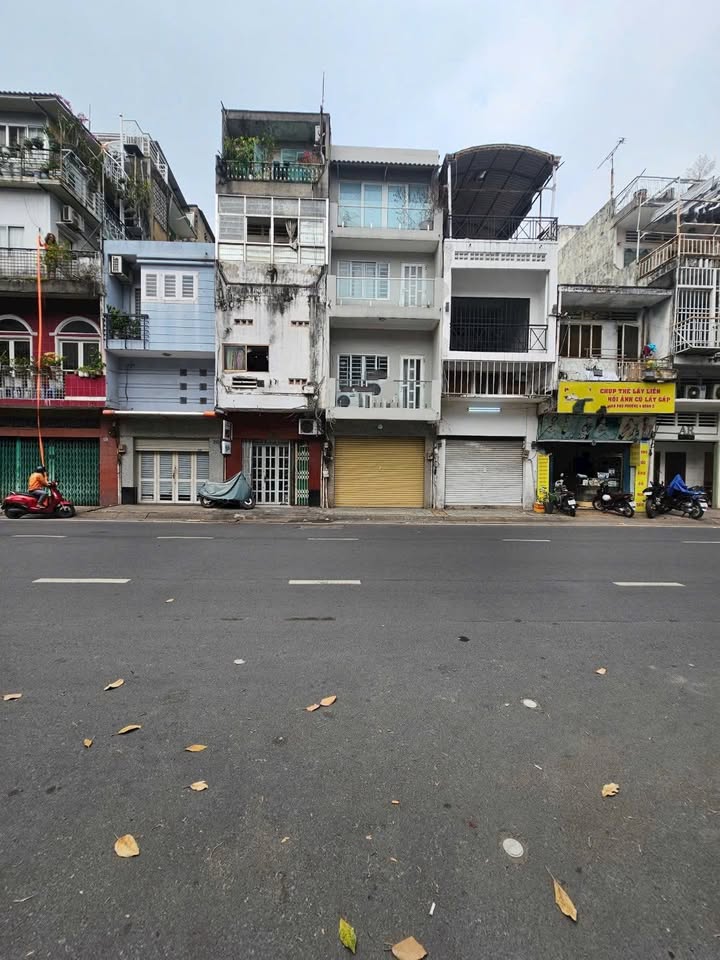 Nhà mặt tiền đường Trần Phú, Quận 5, 38m² giá 8.6 tỷ - Cơ hội đầu tư tuyệt vời!