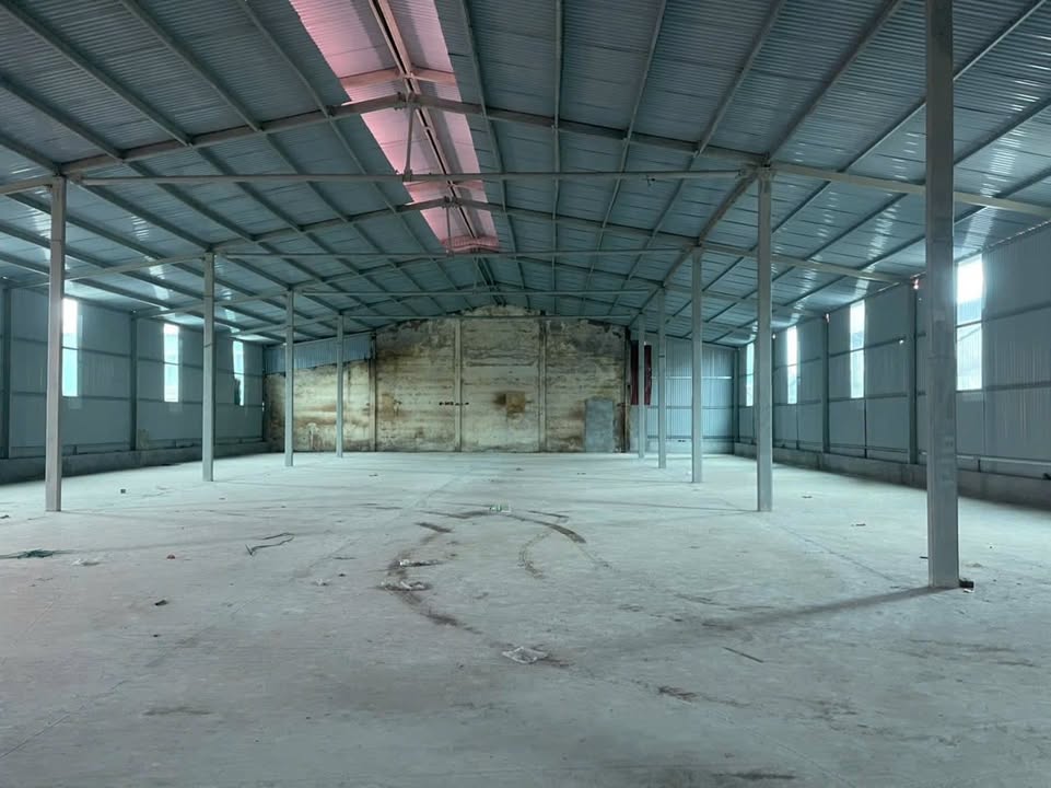 Kho xưởng cho thuê tại Yên Viên, Gia Lâm 1100m² - Không gian lý tưởng cho sản xuất!