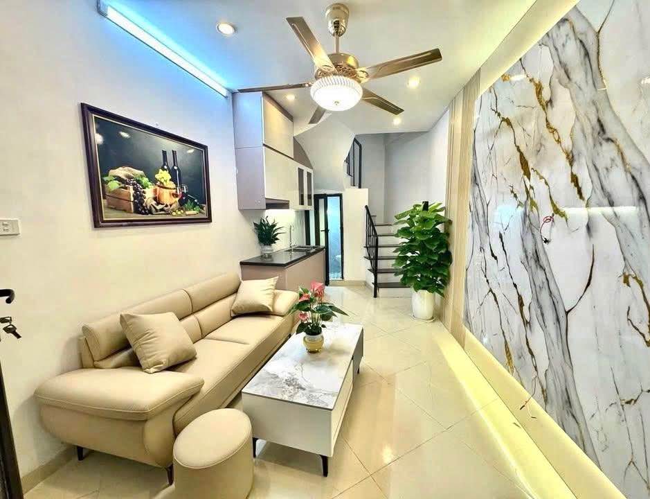 Nhà phố Dịch Vọng, Cầu Giấy 27m² giá 7 tỷ - Full đồ, sẵn sàng ở ngay!