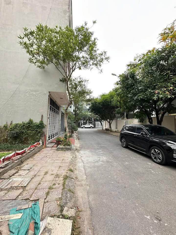 Lô đất KĐT Trần Lãm Thái Bình 75.6m² giá 5 tỷ - Tiện ích hoàn hảo!