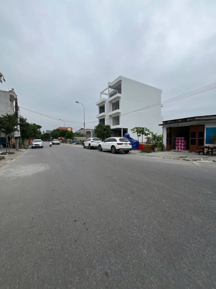 Đất nền Phú Xuân Thái Bình 100m² giá 4 tỷ - Vị trí đắc địa, kinh doanh thuận lợi!