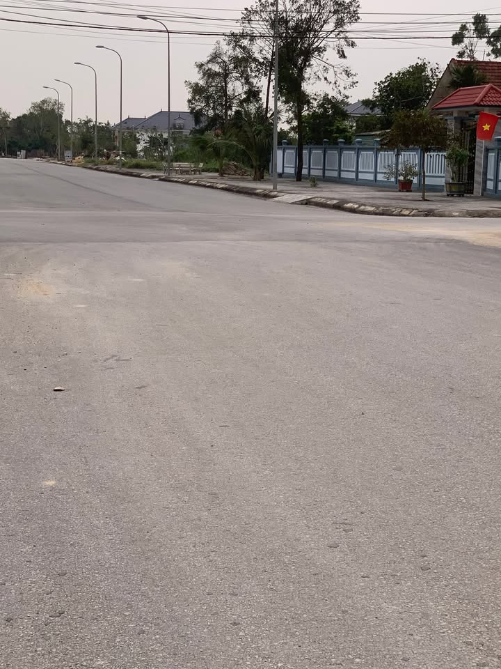 Đất nền Cửa Lò 100m² giá 3.1 tỷ - Mặt đường 36m, vị trí đắc địa!