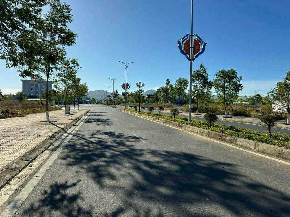 Đất nền khu đô thị Nam Dak Bla, đường Nguyễn Thị Cương, 10.21m² - Giá thỏa thuận hấp dẫn!