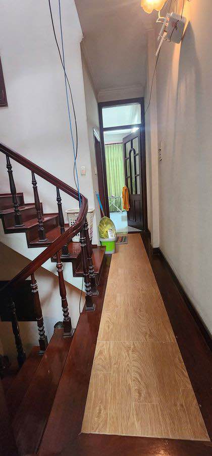 Nhà phân lô Quân đội Xuân La 32m² giá 14 tỷ - Kinh doanh thuận lợi!