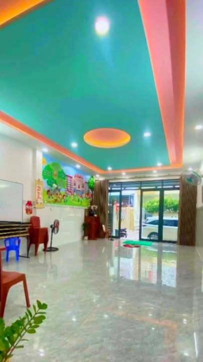 Nhà mới 3 tầng đường Bà Triệu - Trường Chinh, Tuy Hoà 98m² giá 5.99 tỷ - Sổ đỏ chính chủ!