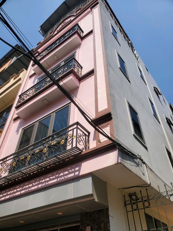 Nhà phố Nguyễn Văn Cừ Bồ Đề 68m² giá 13 tỷ - Lô góc, ô tô vào tận nhà!