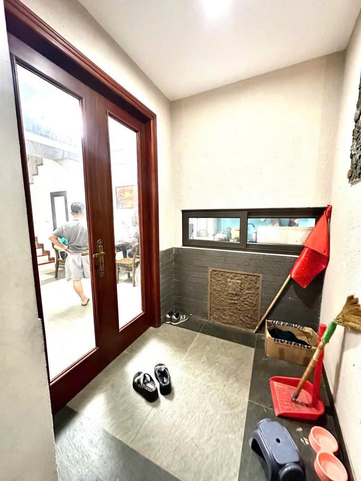 Nhà riêng ngõ 80 Hoa Lâm, 44m², 5 tầng - Full nội thất, giá thỏa thuận nhanh chóng!