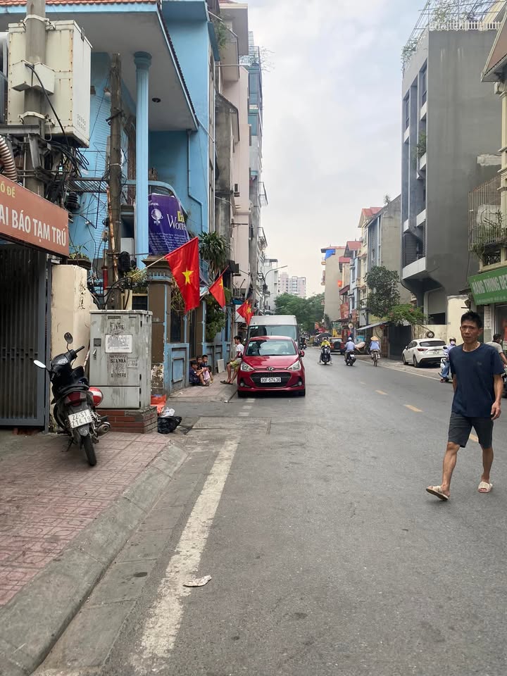 Nhà 90 Hoàng Như Tiếp, Gia Lâm 60m² giá 8.3 tỷ - Lô góc thông thoáng, tự xây cẩn thận!