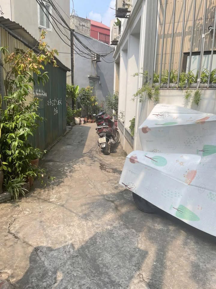 Nhà riêng Thạch Bàn 45m² giá 5.4 tỷ - Lô góc 3 mặt thoáng, giao dịch ngay!