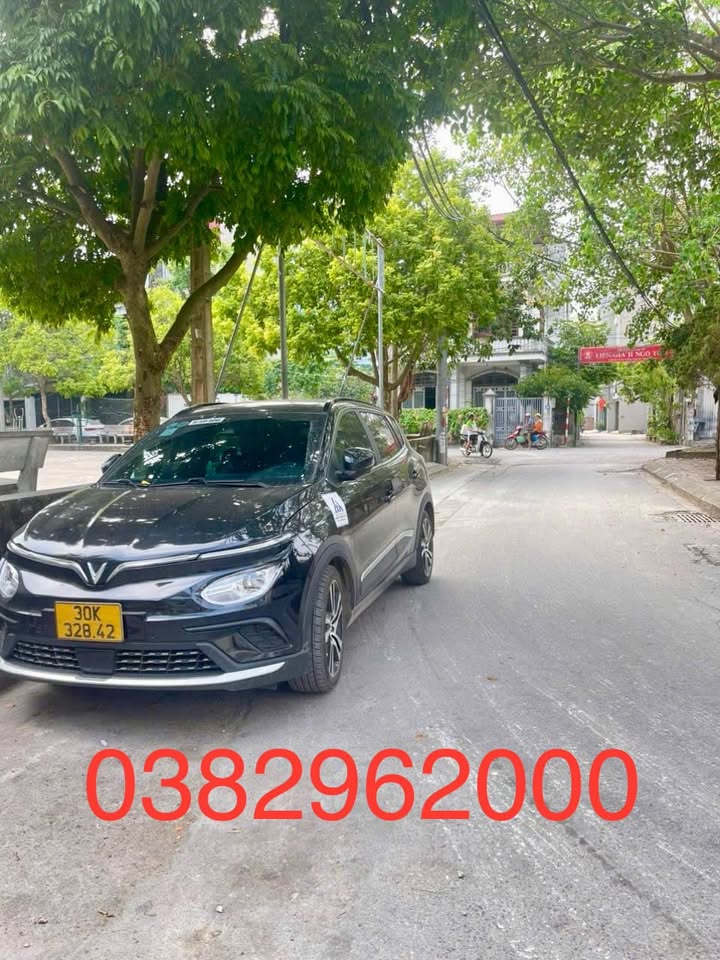 Nhà phố Thạch Bàn 35m² giá 5 tỷ - Thiết kế hiện đại, gần trường học!