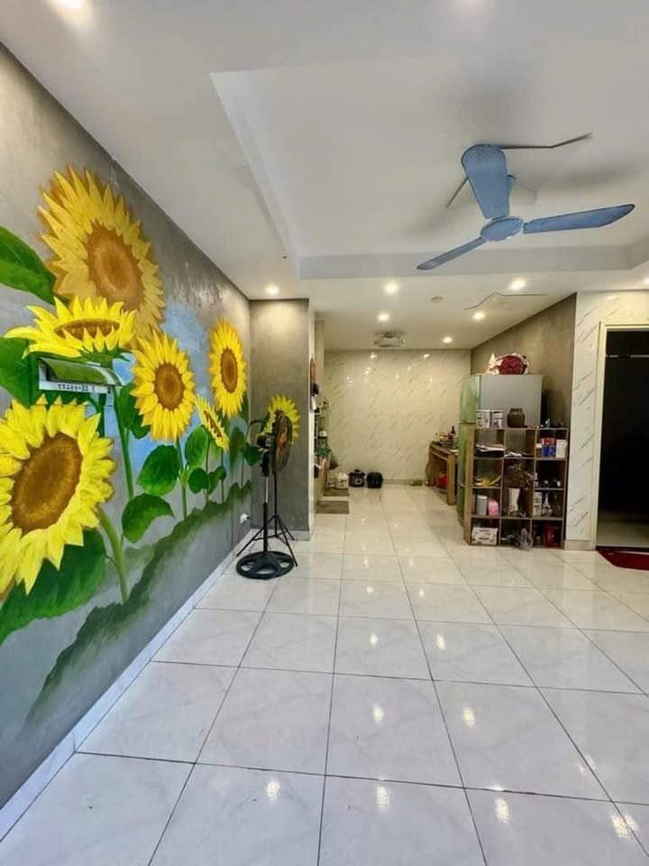 Chung cư City Sông Hồng Long Biên 70m² giá 3.45 tỷ - Bán gấp, tặng nội thất!