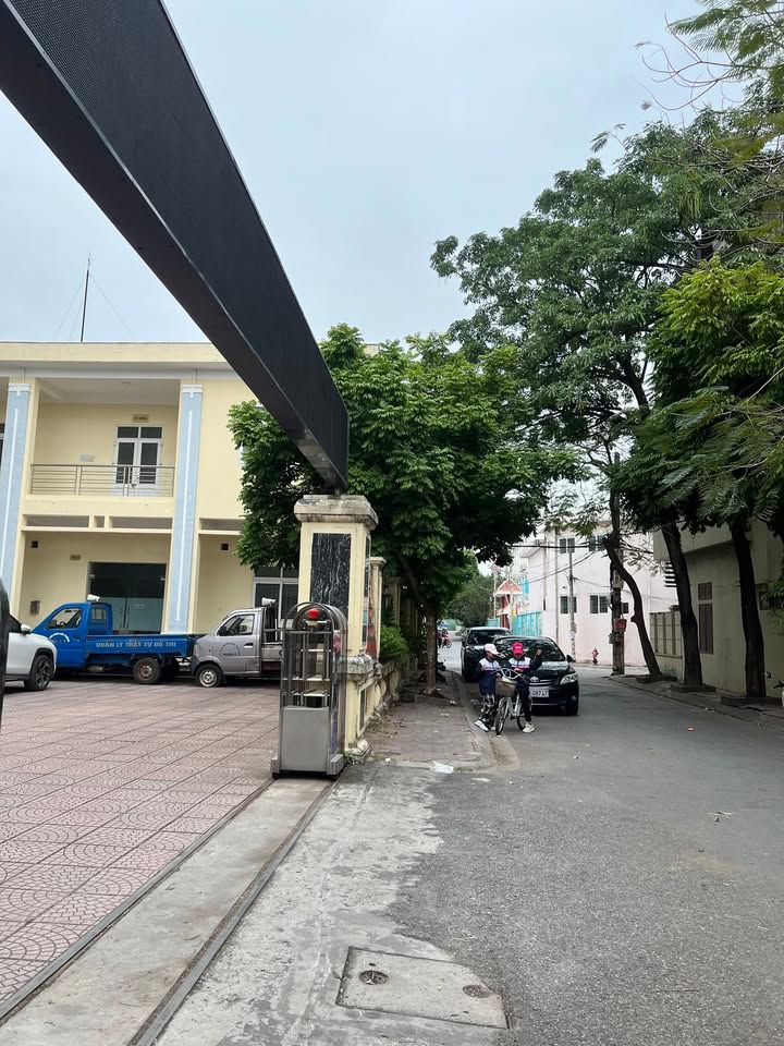 Nhà phố Trại Chuối Hồng Bàng 40m² giá 3 tỷ - Vị trí trung tâm, thuận tiện kinh doanh!