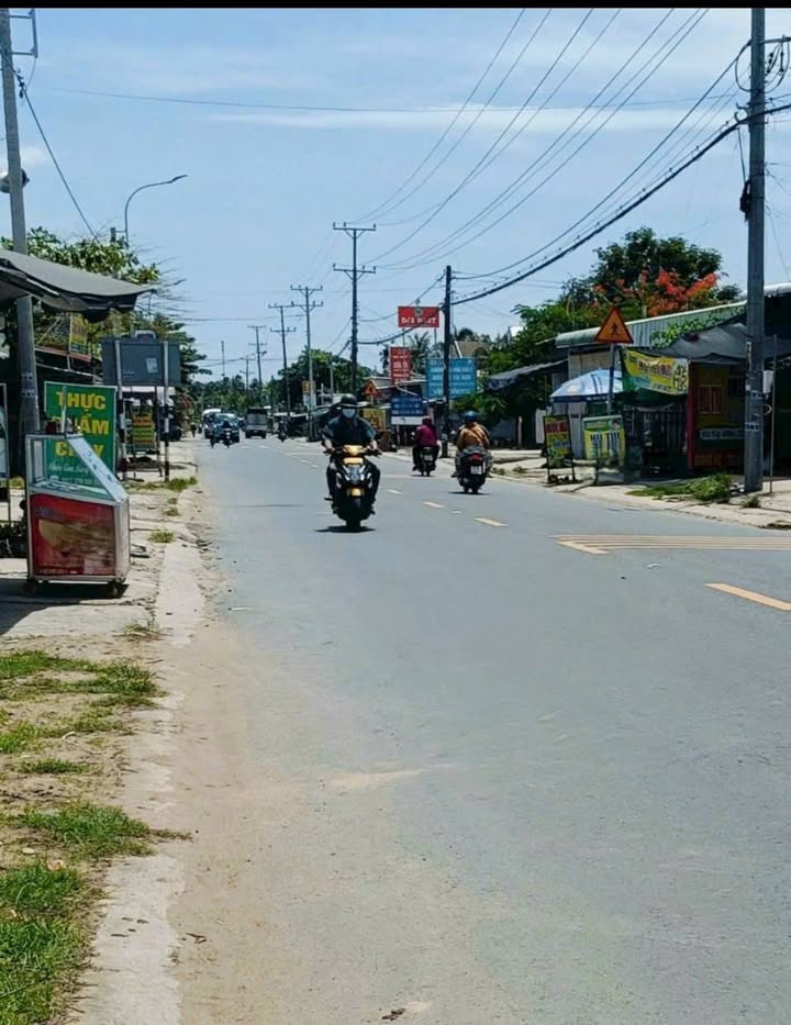 Đất thổ cư 720m² mặt tiền Quốc lộ 53, Vũng Liêm - Giá chỉ 2.2 tỷ, thương lượng tốt!