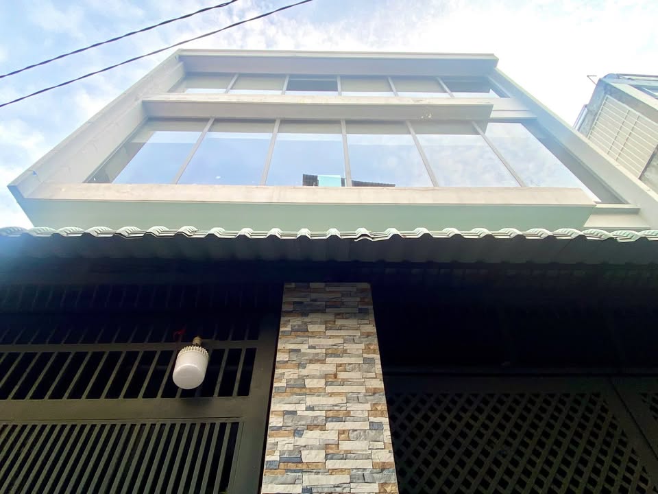 Nhà 4 tầng Phan Văn Trị, Bình Thạnh 79m² giá 9.8 tỷ - Mặt tiền rộng rãi!