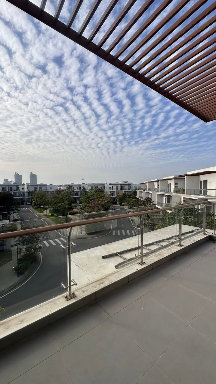 Biệt thự song lập 160m² Phú Hữu Quận 9 - Full nội thất, chỉ việc dọn vào!