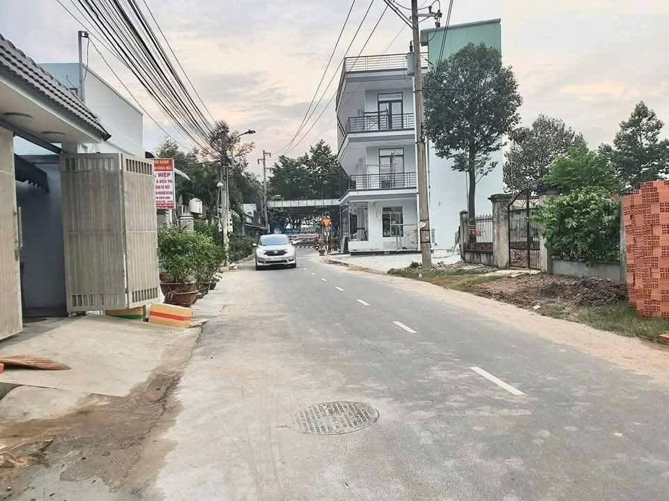 Đất Mặt Tiền ĐX037 Phú Mỹ 677m² giá 11 tỷ - Hướng Nam, Đường Nhựa 8m Thông Thoáng