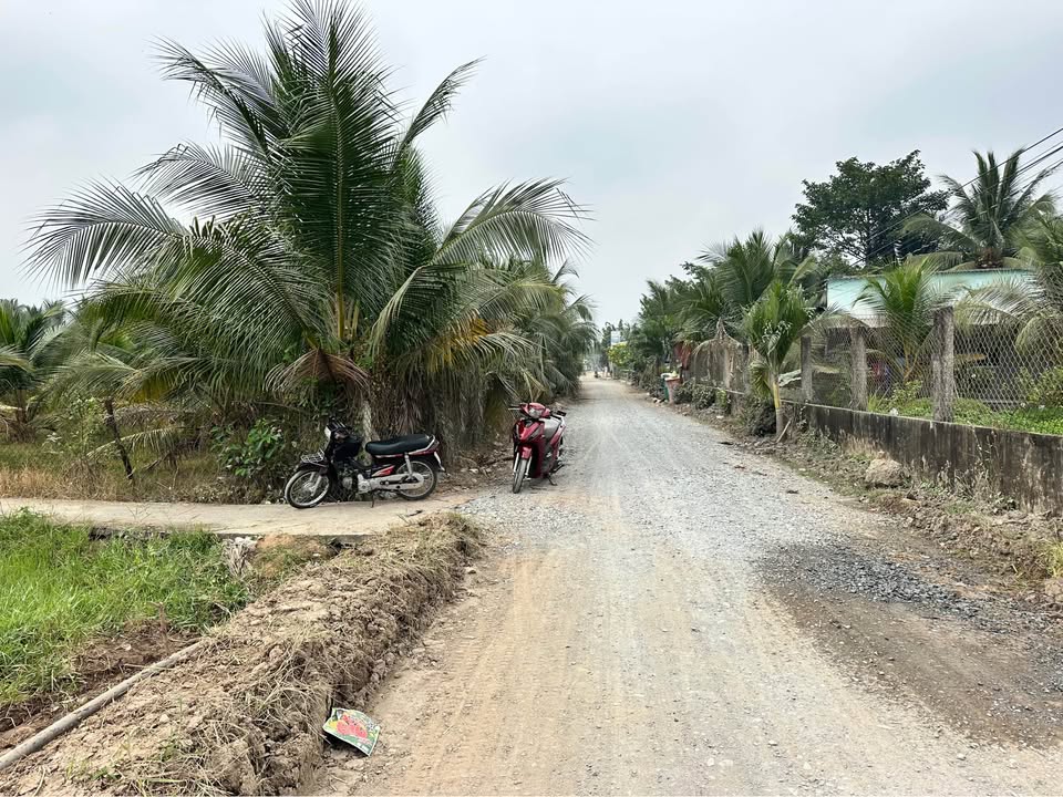 Đất 2 mặt tiền ấp Tân Thuận, xã Tân Hương, 2100m² giá 3.6 tỷ - Cơ hội đầu tư tuyệt vời!