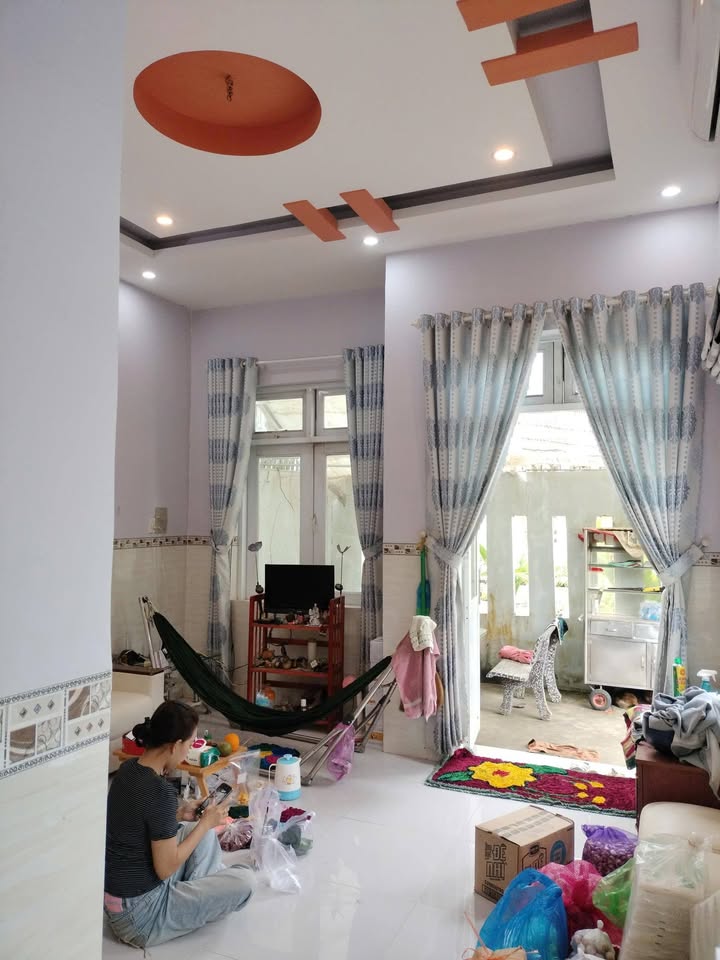 Nhà bán Hương Lộ 2, Tam Long 140m² giá 1.9 tỷ - Vị trí đẹp, an ninh tốt!