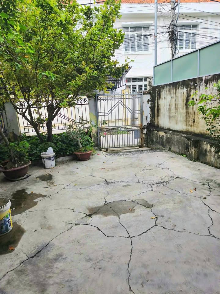 Bán đất có nhà cấp 4 Thôn Phú Vĩnh, Nha Trang 134.9m² - Vị trí cực thuận lợi!