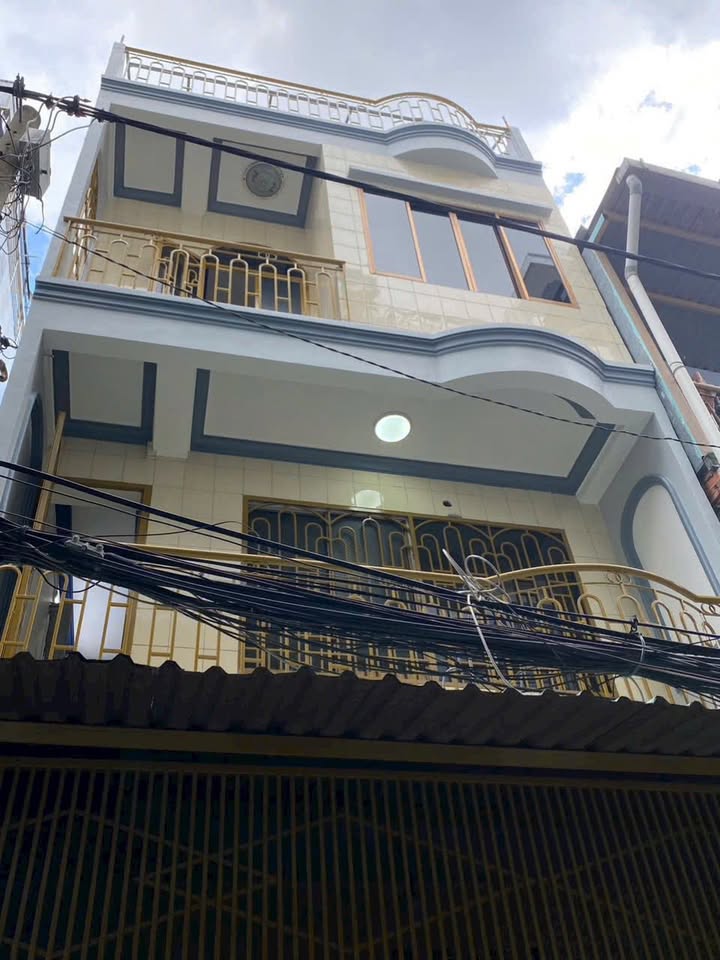 Nhà cho thuê Hẻm 205 Nguyễn Tiểu La, Q10 42m² giá 11 triệu - Vị trí trung tâm lý tưởng!