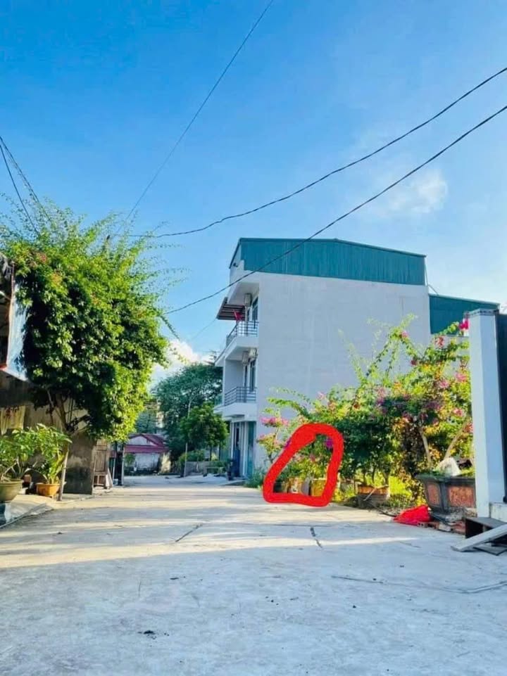 Đất nền Hạ Long 81.6m² giá 2 tỷ - Ô tô đỗ cửa, hướng Đông