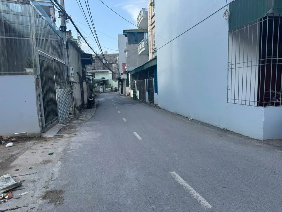 Đất nền Bãi Cháy 76m² giá 2.6 tỷ - Gần biển và chợ!