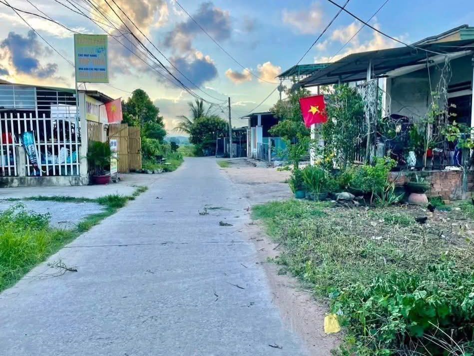 Đất nền Tịnh Phong 100m² giá 800 triệu - Vị trí đắc địa mặt tiền Phong Niên Hạ!