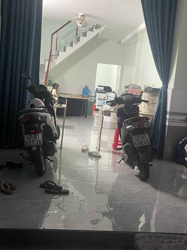 Nhà phố 56m² đường Số 12, Bình Hưng Hòa, 5.1 tỷ - Vị trí đẹp, xe hơi vào tận nơi!