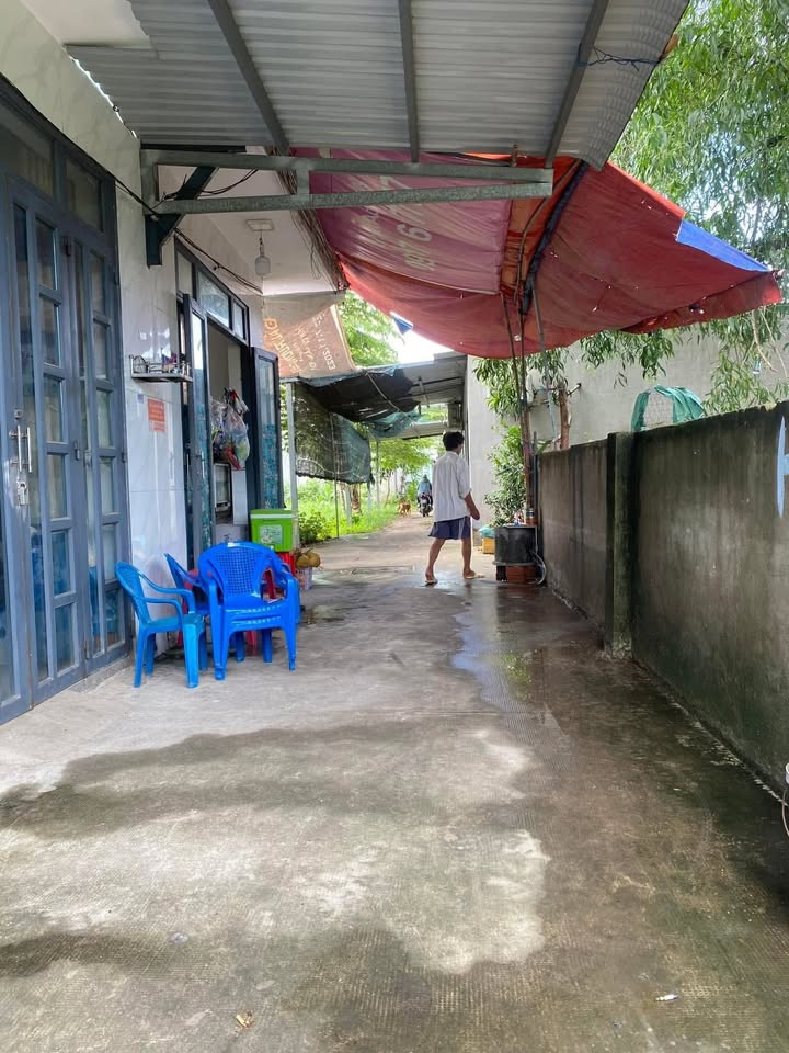 Nhà 2 tầng ấp 1, xã Mỹ Hạnh Nam, 26m² giá 300 triệu - Sẵn sàng vào ở!