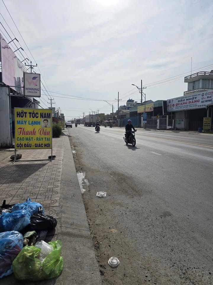 Nhà mặt tiền đường 824, xã Mỹ Hạnh Nam, huyện Đức Hòa, 187m² - Giá chỉ 7.3 tỷ!