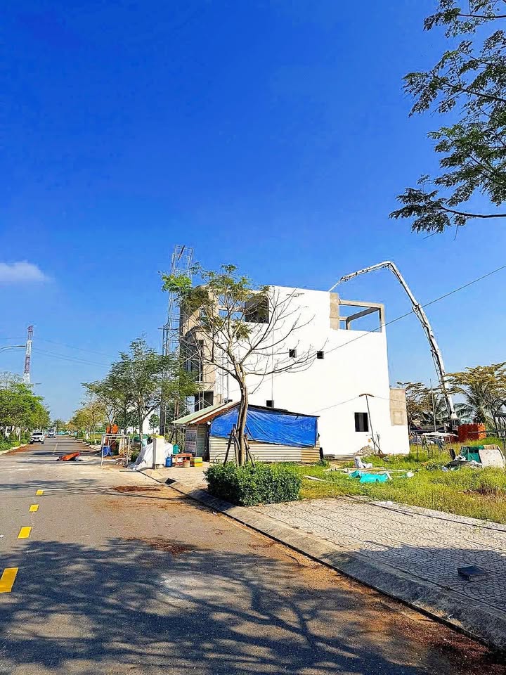 Đất nền Bến Lức 90m² giá 3.4 tỷ - Sổ hồng chính chủ, vị trí đắc địa!