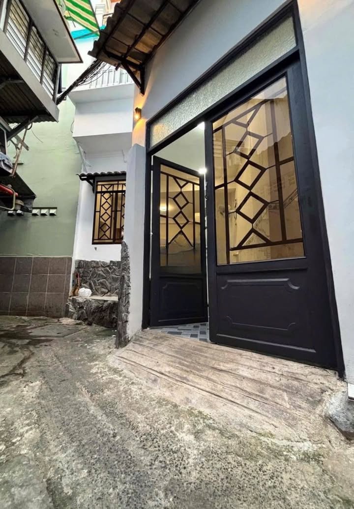 Nhà phố Gò Vấp 29m² giá 3.9 tỷ - Sổ hồng riêng, thiết kế hiện đại!