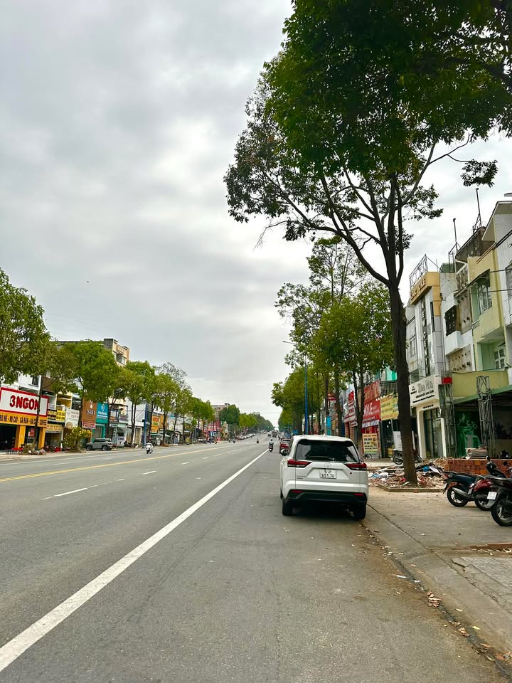 Nhà mặt tiền đường NE8, Bến Cát, 150m² giá 6.3 tỷ - Đầu tư sinh lời cao!