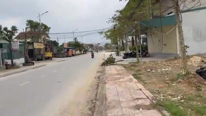 Đất nền Cẩm Xuyên 100m² giá thỏa thuận - Vị trí đắc địa mặt tiền đường Nguyễn Biên!