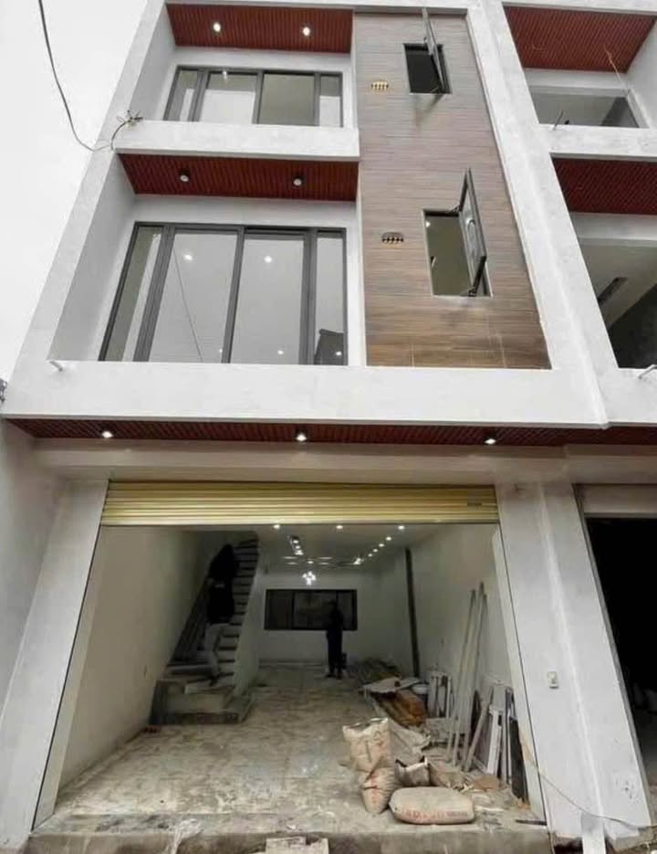 Nhà 3 tầng Thịnh Đán 66m² giá 2.7 tỷ - Thiết kế hiện đại, sẵn sàng ở ngay!