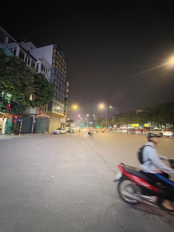 Nhà mặt phố Giải Phóng 34m² giá 15 tỷ - Đầu tư sinh lời 400 triệu/năm!