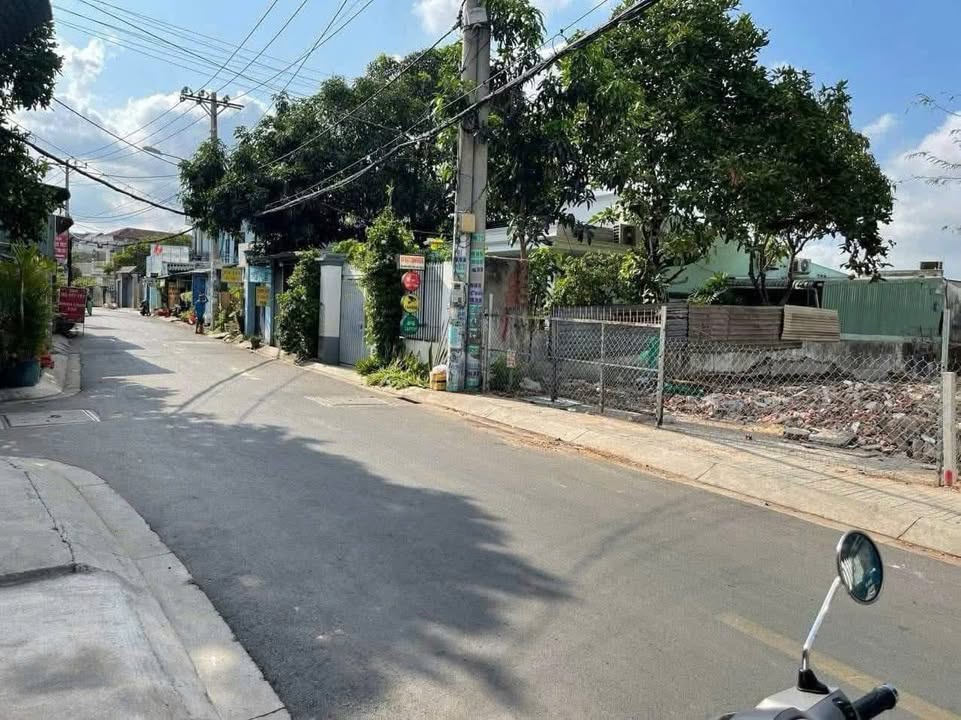 Bán đất mặt tiền đường Tân Xuân 1, Hóc Môn - Diện tích 196m², giá chỉ 8.4 tỷ!