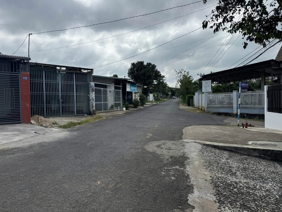 Nhà vườn Tạ Quang Bửu, Buôn Ma Thuột 1245m² giá 6.8 tỷ - Không gian sống lý tưởng!