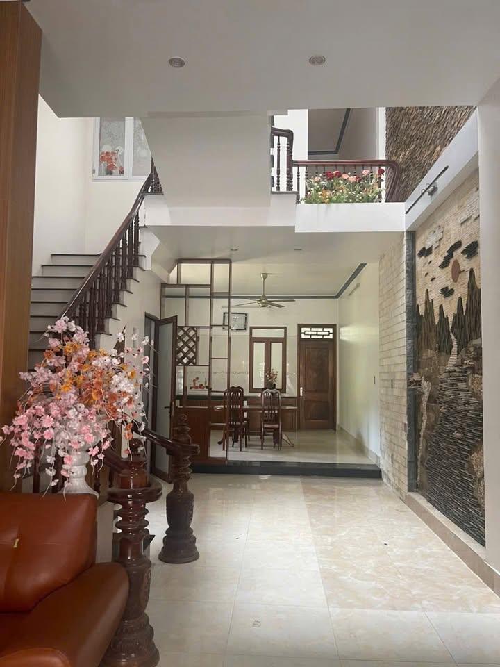 Nhà 3 tầng tại phường Đức Xuân, Bắc Kạn - 100m² chỉ 2.3 tỷ - Thiết kế hiện đại, đầy đủ tiện nghi